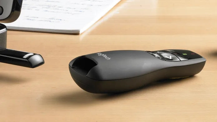 Logitech R400 Wireless Presenter - Black