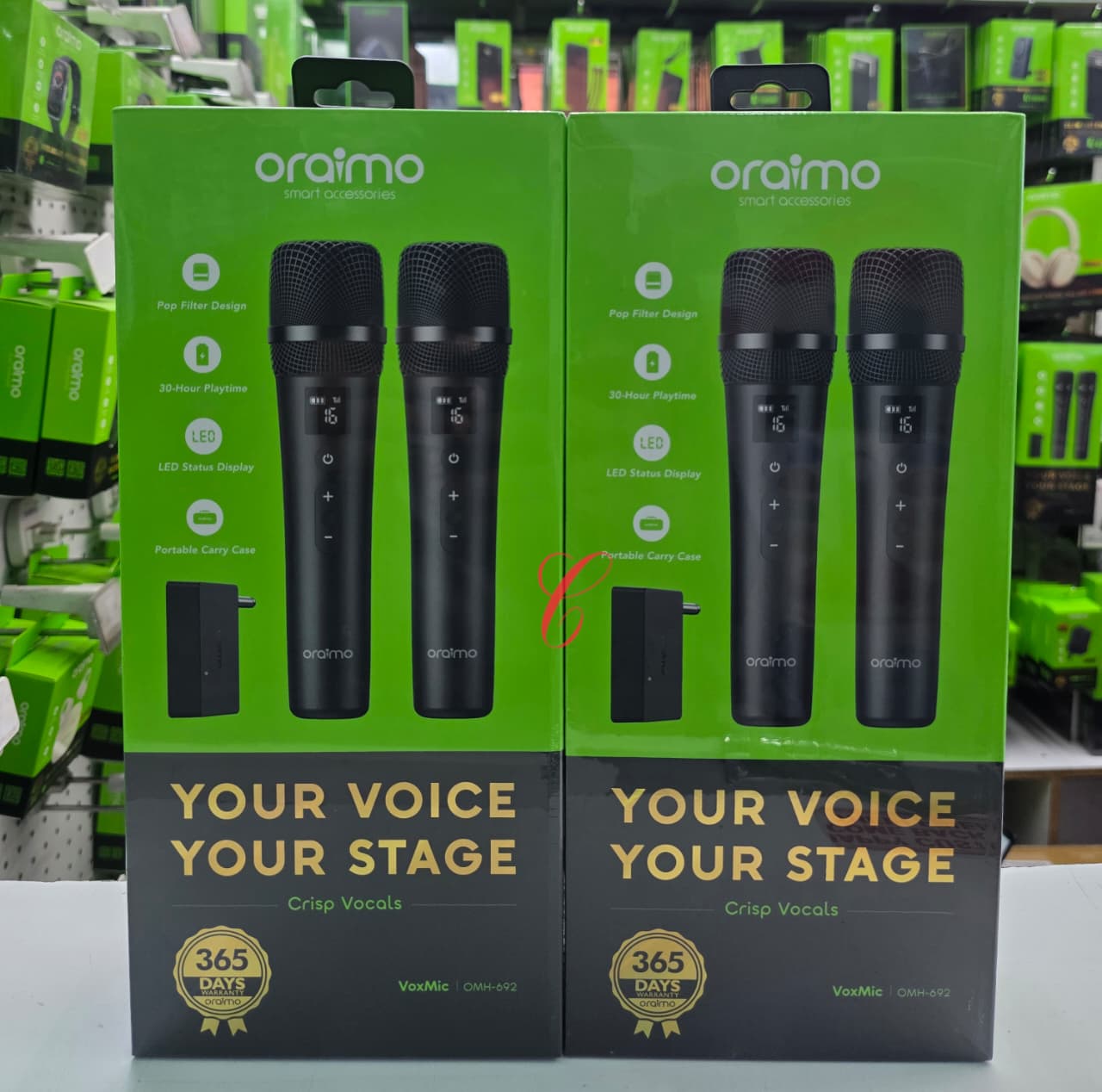 Oraimo VoxMic OMH-692 wireless microphone with portable charging case