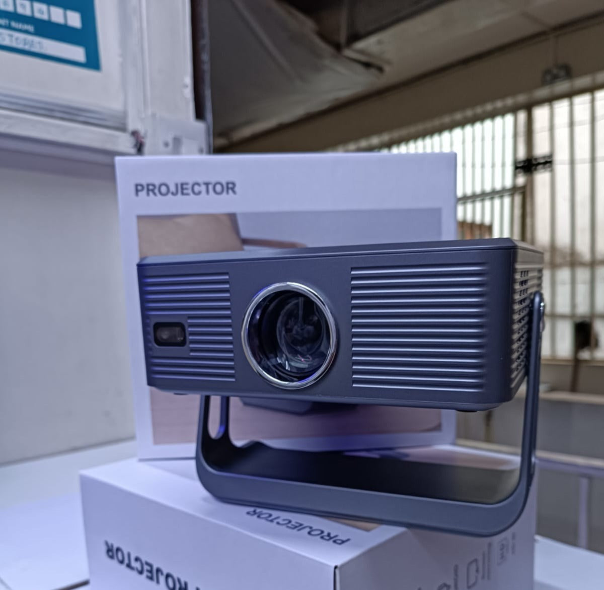 T7 Smart Projector – Portable Home Entertainment Projector with Big Screen Experience