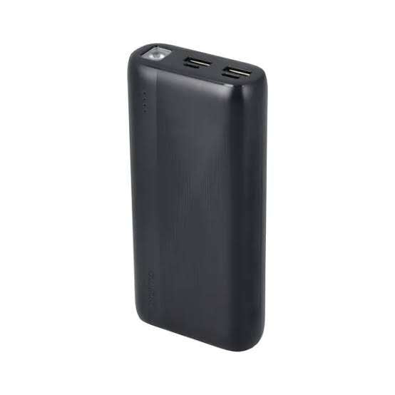 Oraimo Traveler power bank charging smartphone
